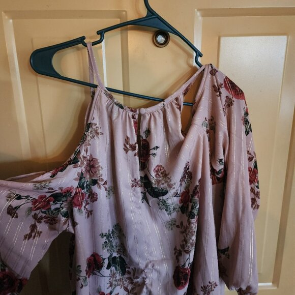 Torrid- Cold Shoulder Key Hole Back Floral Blouse - Picture 2 of 5